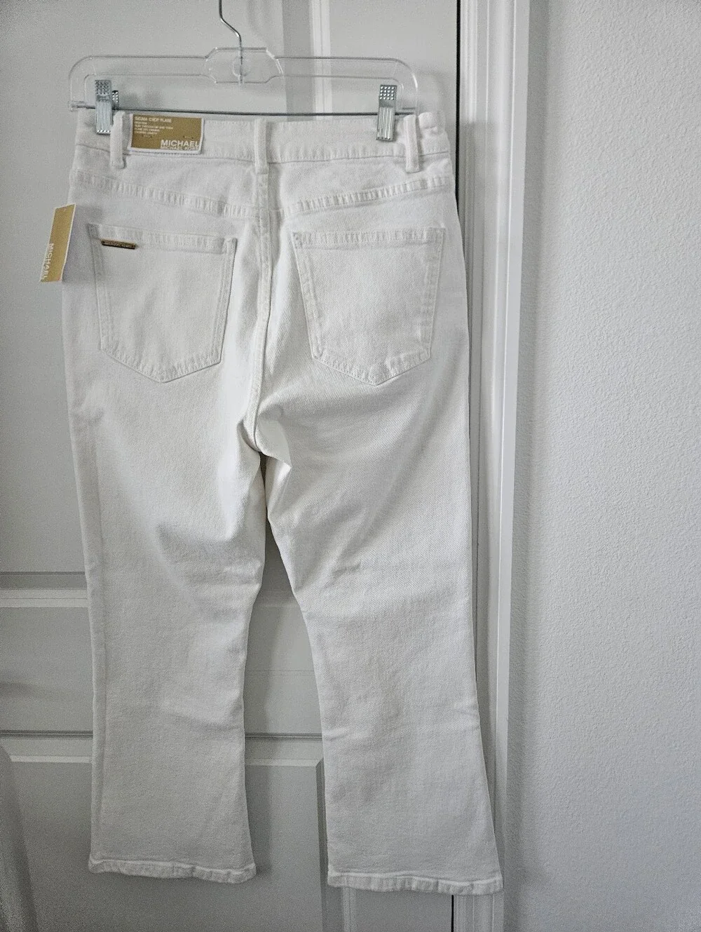 NWT Michael Kors White Selma Flared Jeams Size 6 , 25